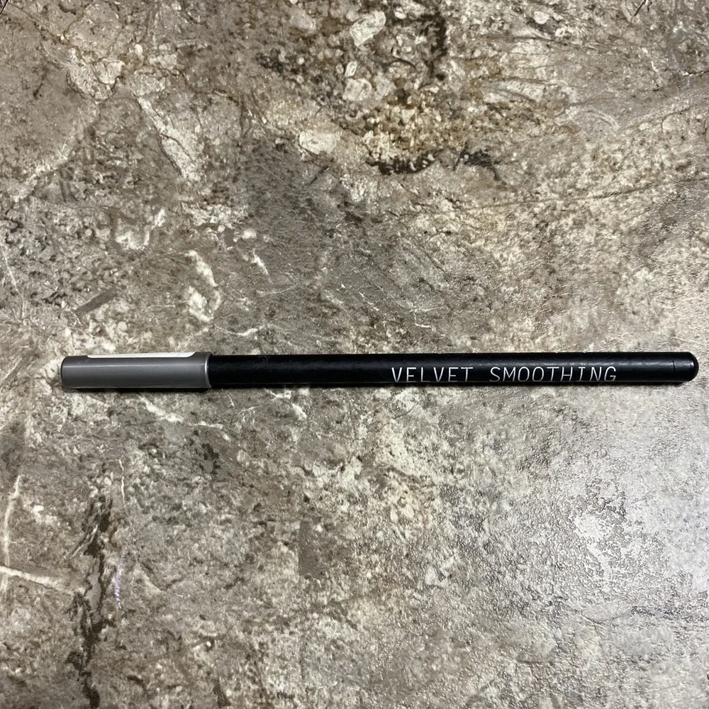 Popfeel Cosmetics Velvet Smoothing Eyeliner Pencil Black Easily Glides On New